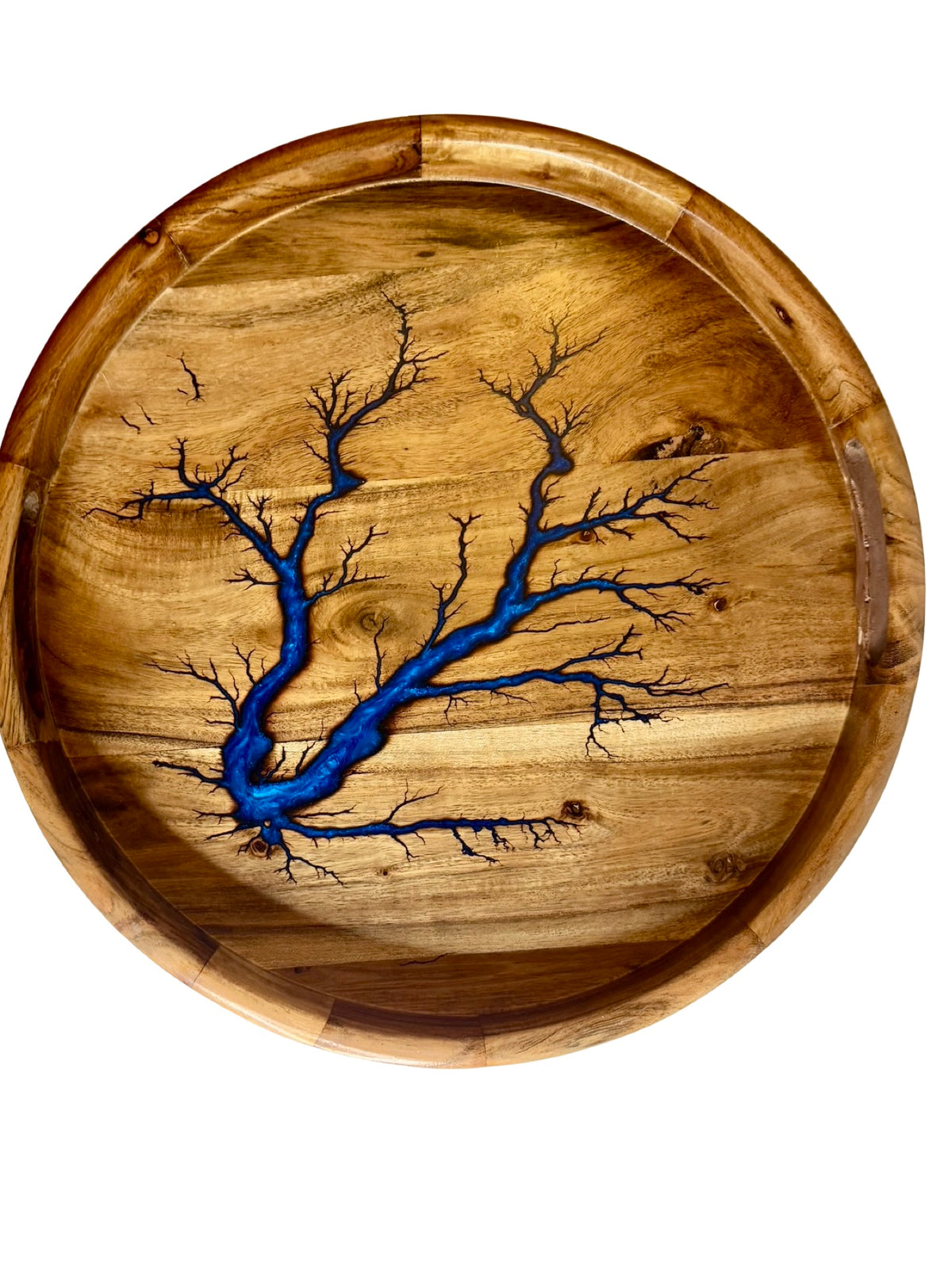 beautiful round serving tray made in Gippsland by fractal flow designs featuring sapphire blue resin art work