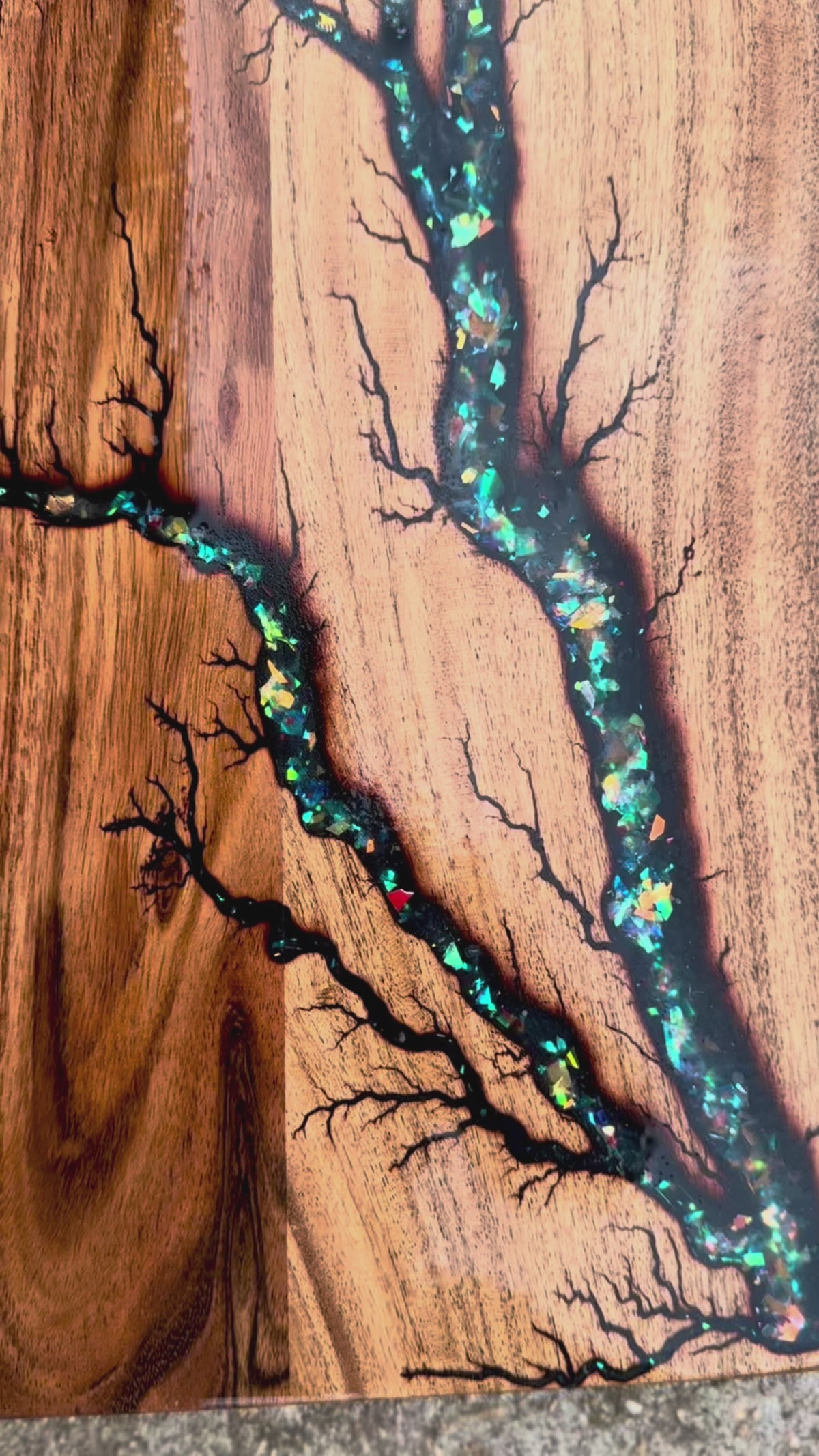 Load video: resin board video by Fractal Flow Designs – showcasing handcrafted Australian timber with opal-effect resin and fractal art. Luxury serving and charcuterie board, perfect gift for weddings, birthdays, and housewarmings, ships Australia-wide.